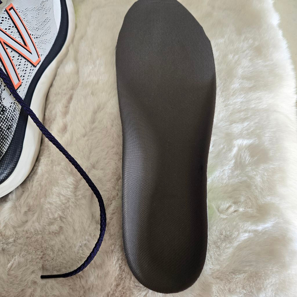 EUC Women's New Balance Fresh Foam 680 Running Shoes size 8.5 W680LW7 - Picture 14 of 14